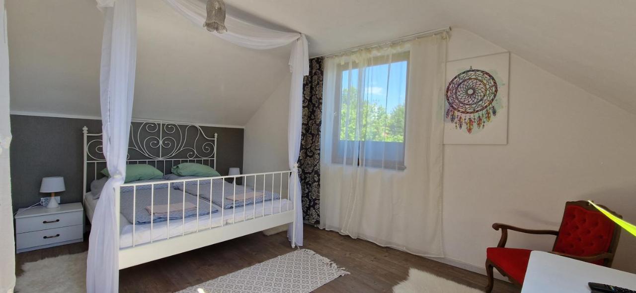 Boholand Apartman Eger Esterno foto