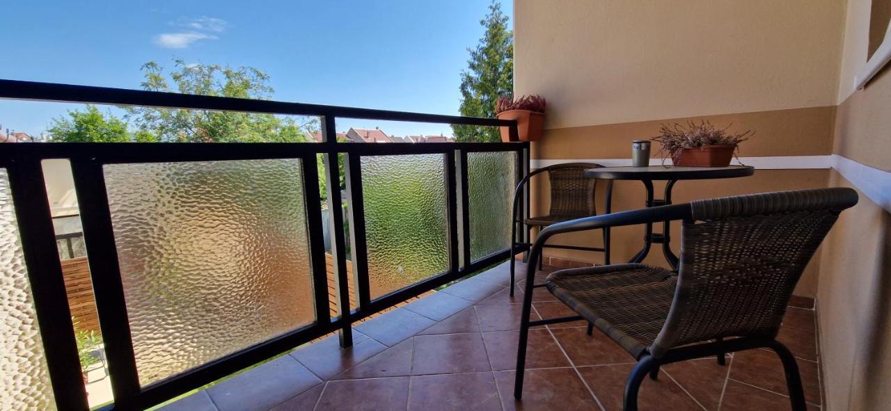 Boholand Apartman Eger Esterno foto
